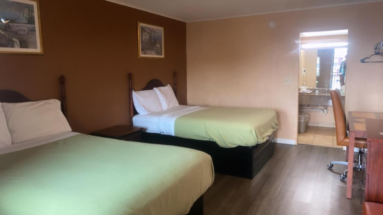 Travel Inn Broadview Ngoại thất bức ảnh